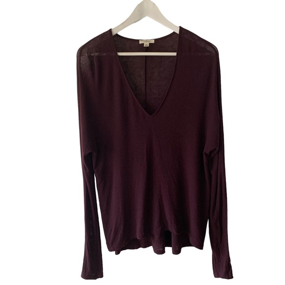 Aritzia Wilfred Burgundy Wine Sweater Size XS Knit V Neck Lightweight Layer - Picture 1 of 10